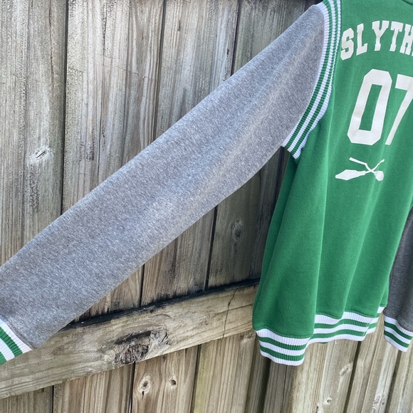 Harry Potter Slytherin jacket size large. - Picture 9 of 16